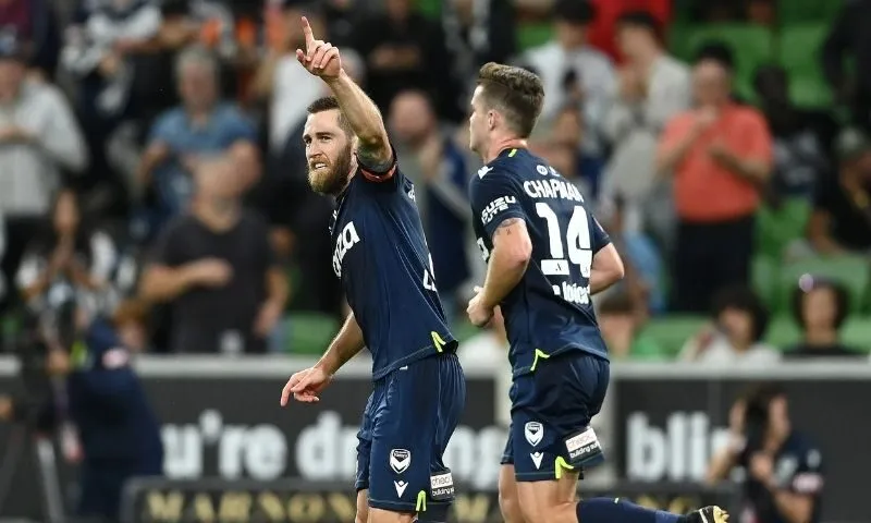 Đội trưởng của Melbourne Victory là ai?